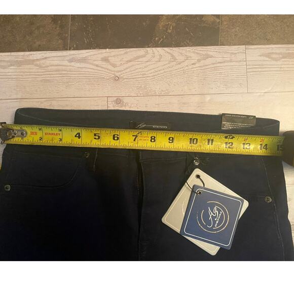 A3 Denim Women’s Dark Wash Jeans NWT Classic Straight Fit - Picture 2 of 7